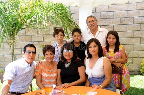 JORGE,  Mónica, Lucía, Rosy, Rosario, Sofía, Manuel y Alejandro.