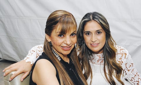 21072013 AMIGAS.  Rocío y Angélica.