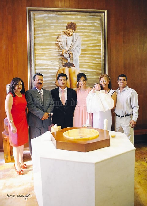 21072013 LA FESTEJADA  acompañada de sus abuelitos paternos Sra. Ana Silvia de García y Sr. Sergio García, sus papás: Sr. Sergio Antonio García y Sra. Hilda Margarita Ortiz y de sus abuelitos maternos: Sra. Hilda Margarita Rangel y Sr. Miguel Ángel Cruz.