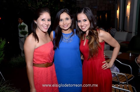 22072013 ALE,  Thalía y Marcela.