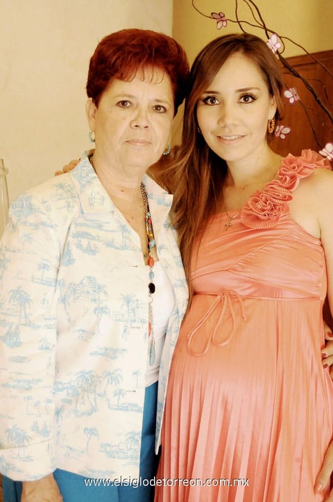 Patricia  Arredondo de Villanueva con su mamá, Elvira de Arredondo.