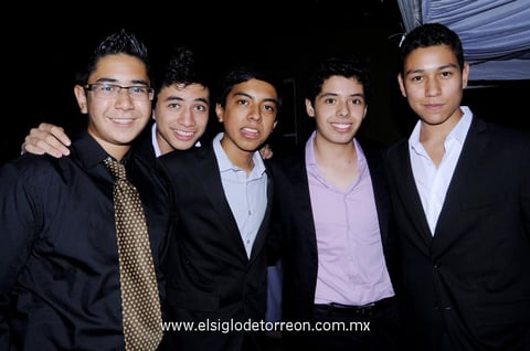 Misael,  Cristian, Manolo, Arturo y Luis.