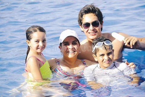 Sofía, Canela, Emilio y Daniel.