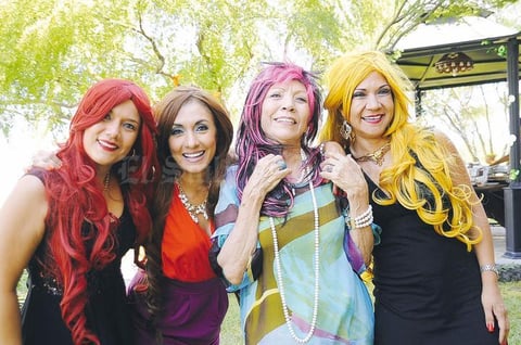 Layla con su mamá, Elba y sus hermanas Lily y elba.