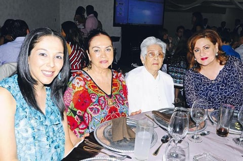 Maru Gardea de González, Marus R. de Gardea, Rogelia Z. Cobos y Naima Papadópulo de Murra.