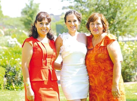 ANFITRIONAS. Lucy de Aguirre, Liliana López Ávila y Paty de López.