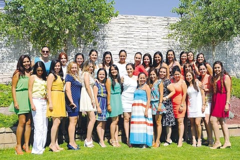 Liliana con sus amigas.
