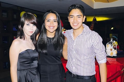 Elizabeth de Lara, Luisa Samaniego y Luis Samaniego.