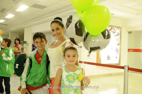 27072013 SERGIO,  Carolina y Carolina.