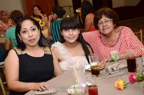 27072013 RECEPCIóN . Rocío, Dania y Antonia.