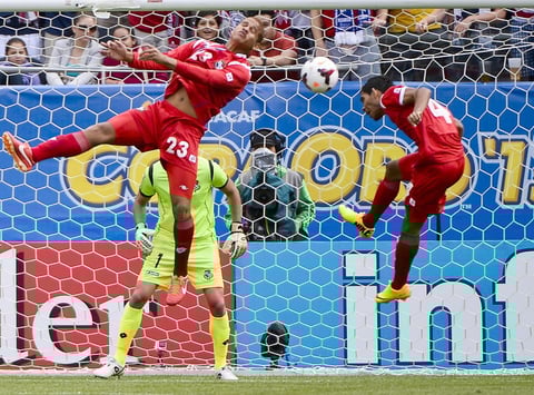 La acción del gol y la desperdiciada por Johnson, fueron las únicas jugadas dignas de un juego ofensivo, porque los panameños se dedicaron a defender, a la espera de un error de los contrarios, al paso del tiempo y llevar el juego hasta el final con el cero, para ir al volado de los penales, pero no les resultó.