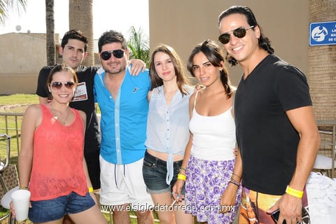 Marcela,  Toño, Daniel, Tania, Paty y Mario.