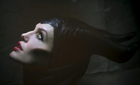 La mujer de Brad Pitt se embolsó 33 millones de dólares entre junio de 2012 y el mismo mes de este año gracias al inicio del rodaje de Maleficent, en la que encarnará a la bruja maléfica del cuento de "La bella durmiente" y que supone su regreso a las superproducciones de Hollywood.