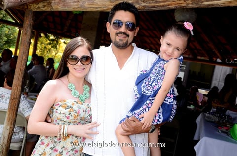 Beatriz,  Felipe y Betty.