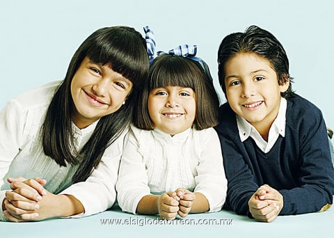 Paula, Isabella y Raymundo.