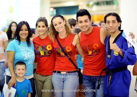 31072013 LAURA MESTAS,  Héctor Nahle, Luzma Herrera, Roberta Batarse, Israel Fonseca y Jorge Rocha.