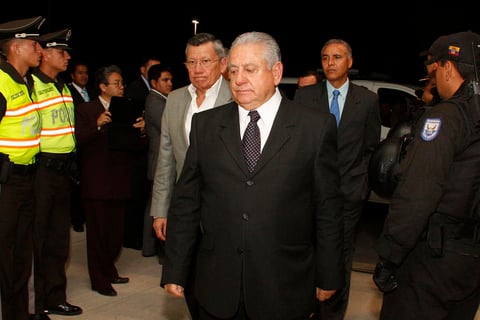 Luis Chiriboga, presidente de la Federacion Ecuatoriana de Futbol asistió al funeral. (Jam Media)