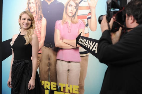 Emma Roberts posando para las fotografías.