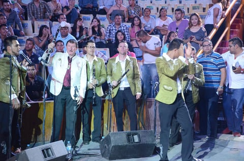 La música de banda estremeció a la Expo Feria Gómez Palacio 2013.