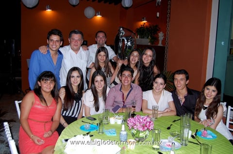 04082013 CUMPLEAñOS.  La señora Emma Sepúlveda disfrutó de un agradable festejo en compañía de sus familiares.