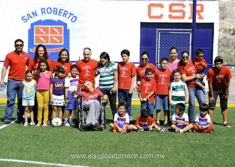 04082013 "PONY" RUIZ  tirando a gol.