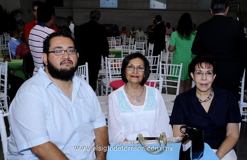 Jacob,  Claudia y Tere.