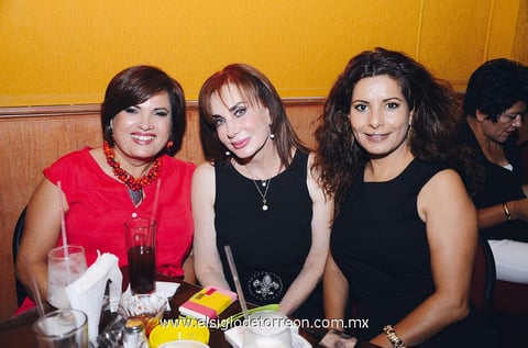 Claudia,  Martha y Silvia.