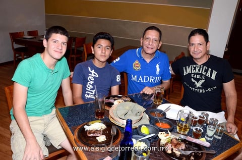 08082013 LYN,  Andrew, José Luis y Lizeth.