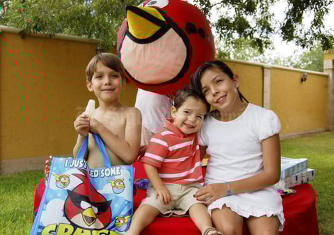 Massimo Gama festejó su cumpleaños en una fiesta con temática "Angry Birds"