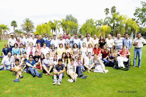 Integrantes de la Familia López pasaron una tarde muy amena y divertida en su tradicional convención anual.