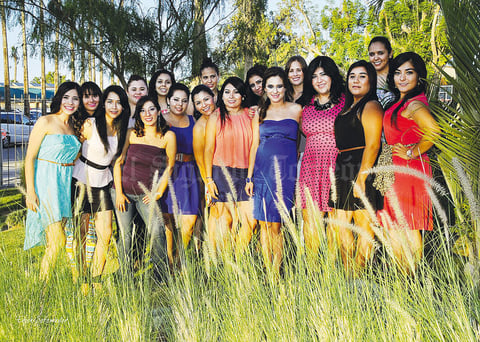 Eloisa Valdéz Guerrero con sus amigas.