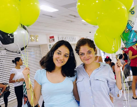 Victoria y Mariana.