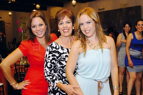 Gaby, Claudia y Ale.