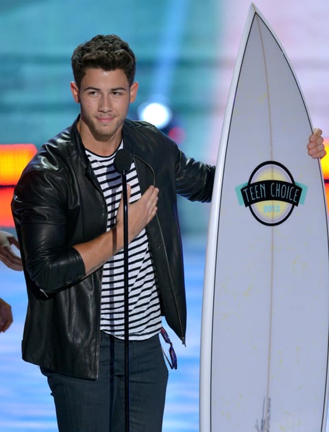 Nick Jonas se llevó el premio de inspiración en los Teen Choice Awards.