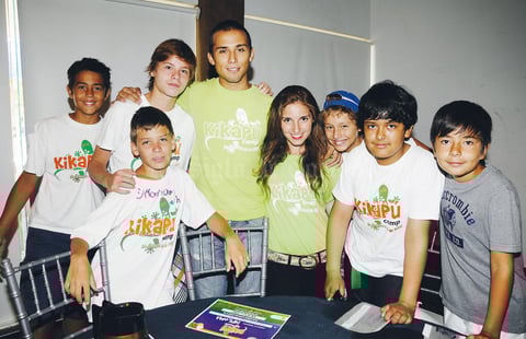 11082013 DIVERTIDO VERANO.  Luis, Ángel, Elvira, José, Alex, Andrés, Fernando y Sebastián.