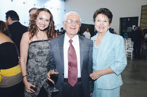 Cristina,  José Rubén y Victoria.