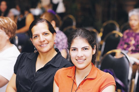 Ana  Cecy y Mariana.
