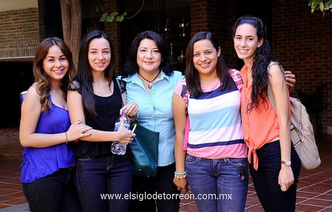 14082013 LAURA,  Daniela, Laura, Victoria y Karime.