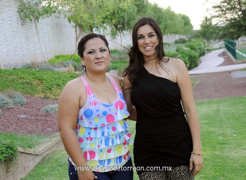 Karina  y Marisol.