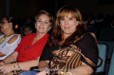 17082013 MARíA MANUELA MARTíNEZ  y Luis Pérez.