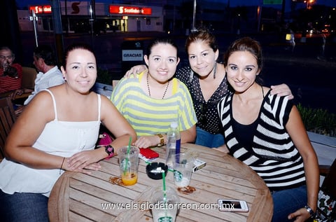 18082013 TARDE DE AMIGAS . Karina, Gina, Caro y Marisa.
