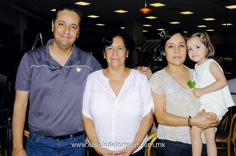 18082013 ÉDGAR  Chávez, Lilia Soto, Berenice de Hernández y Megan Hernández.