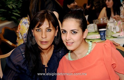 18082013 ELIZABETH  y Aída.