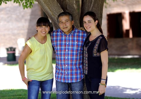 18082013 EN LA IBERO.  Cristy, Iván y Maye.