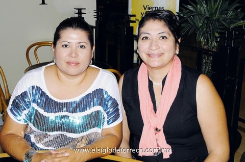 18082013 COMENSALES.  Adriana y Alejandra.