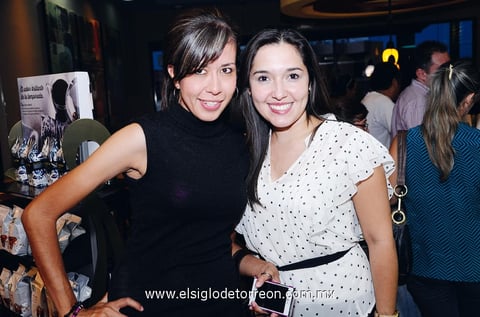 18082013 ENTRE AMIGAS.  Alicia y Yaneth.