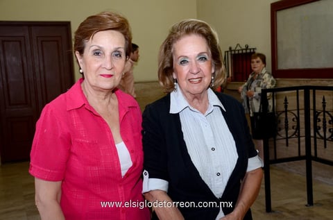 23082013 PATY  y Queta.