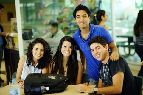 Jóvenes universitarios fueron captados en su alma mater.