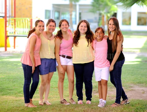 Paulina, Samantha, Sabrina, Arantza, Huguette y Gaby.