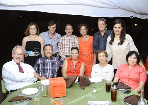 Salvador cumplió 70 años de vida y los celebró con sus seres queridos.